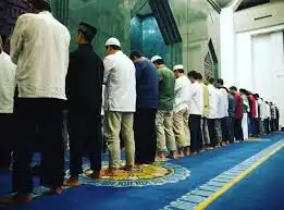 Bacaan Niat Sholat Dhuhur Lengkap dengan Arti dan Tata Cara Pelaksanaannya