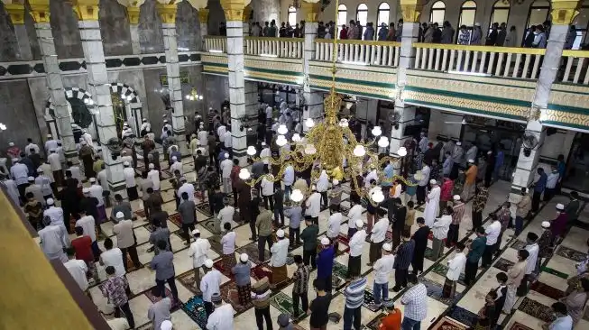 Bacaan Niat Sholat Idul Fitri dan Tata Caranya