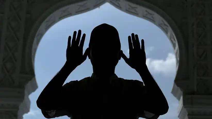 Bacaan Niat Sholat Maghrib Sendiri Beserta Tata Caranya