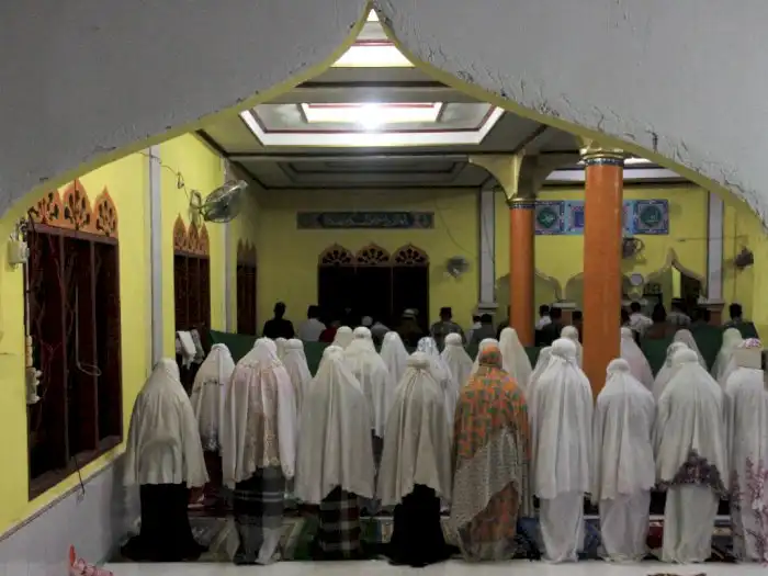Bacaan Niat Sholat Subuh Lengkap dan Tata Caranya