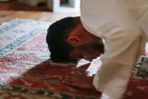 Bacaan Niat Sholat Sunnah Sebelum Subuh