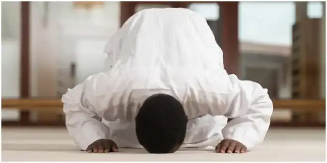 Bacaan Niat Sholat Sunnah Sebelum Subuh Lengkap