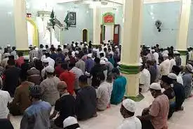 Bacaan Niat Sholat Tarawih 11 Rakaat dan Tata Caranya