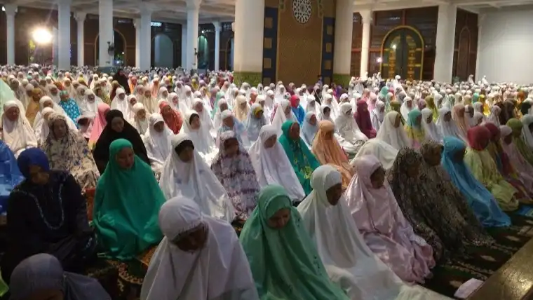 Bacaan Niat Sholat Tarawih dan Witir Secara Lengkap