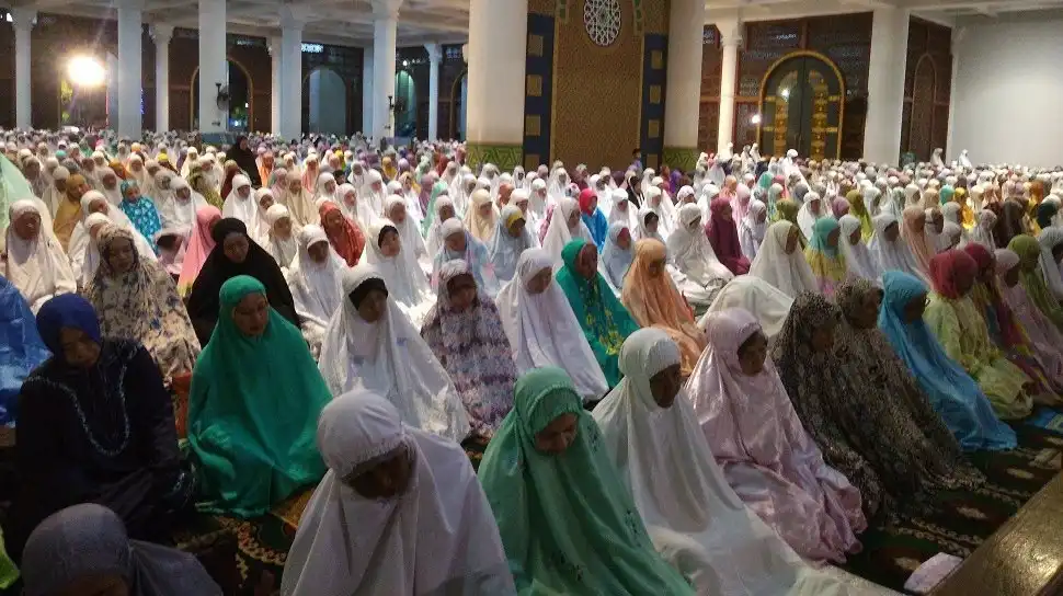 Bacaan Niat Sholat Tarawih dan Witir Secara Lengkap