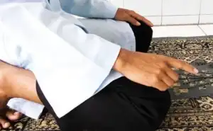 Bacaan Tasyahud Akhir Versi NU