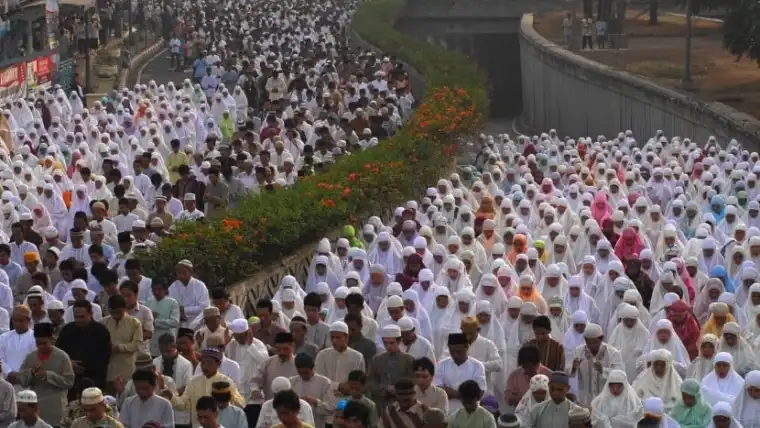 Tata Cara Sholat Idul Fitri Beserta Bacaan Niatnya