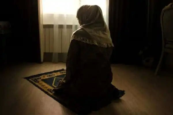 Tata Cara Sholat Subuh dan Bacaan Niat Arab, Latin dan Artinya