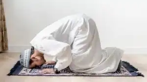 Tata Cara Sholat Tarawih di Rumah Sendiri, Bacaan Niatnya