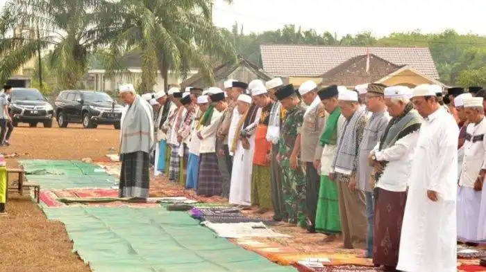 Bacaan Takbir 7x Sholat Idul Fitri, Niat dan Tata Cara Pelaksanaannya