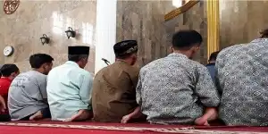 Melaksanakan shalat jumat, Tata Cara Salat Jumat