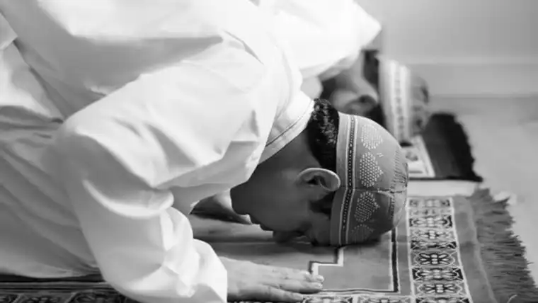 Shalat Syukrul Wudhu Adalah Shalat yang Pertama Kali Dilaksanakan oleh Sahabat Nabi yang Bernama