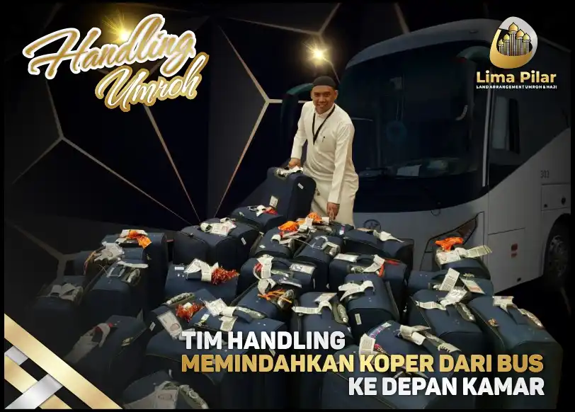 Tim Handling Umroh Membawa Koper Dari Bandara ke Hotel
