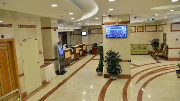Lobby hotel Nozol Royal Inn
