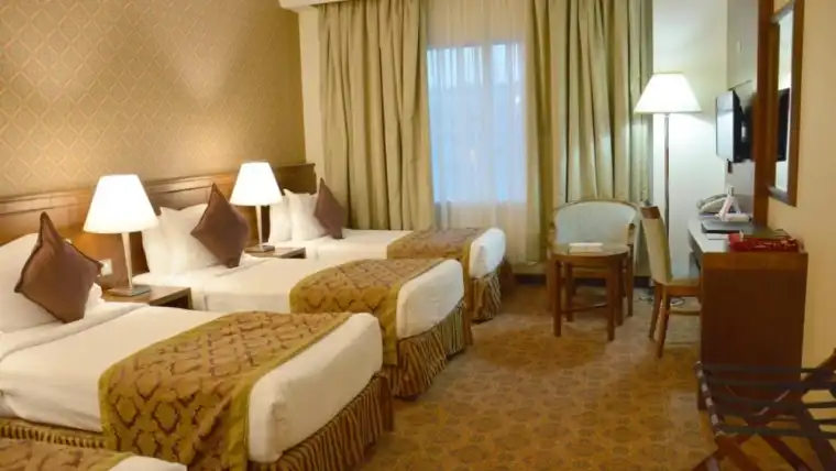 Quad Double Nozol Royal Inn