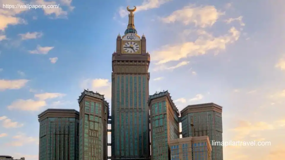 5 Fakta Mewah Zam Zam Tower: Ikon Megah di Jantung Mekkah